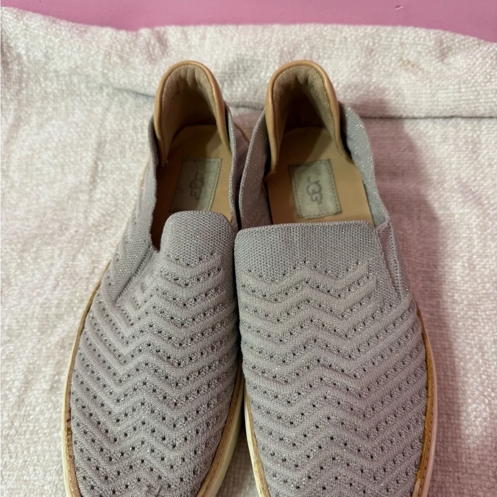 UGG light gray